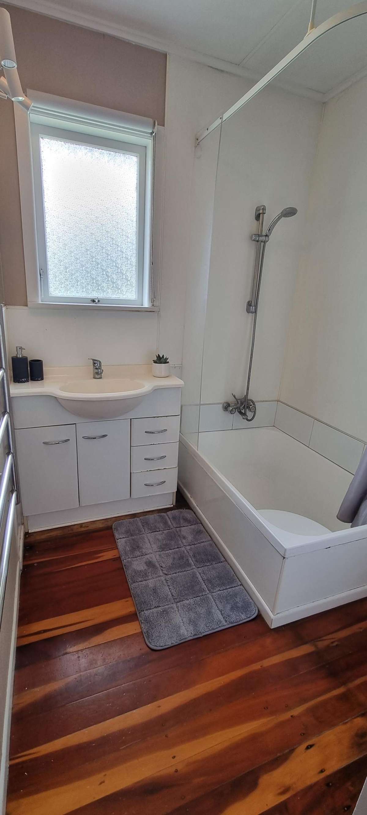 186 Tamamutu Street_4