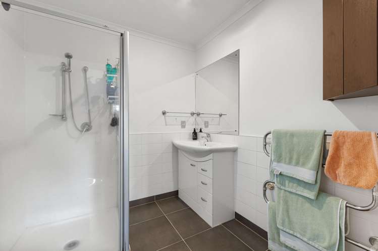 16 Fernloche Place Flat Bush_27