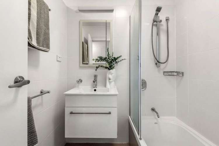 2/28 Marina Road 10899_10