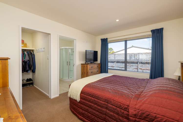 35 Loughton Street Burwood_7