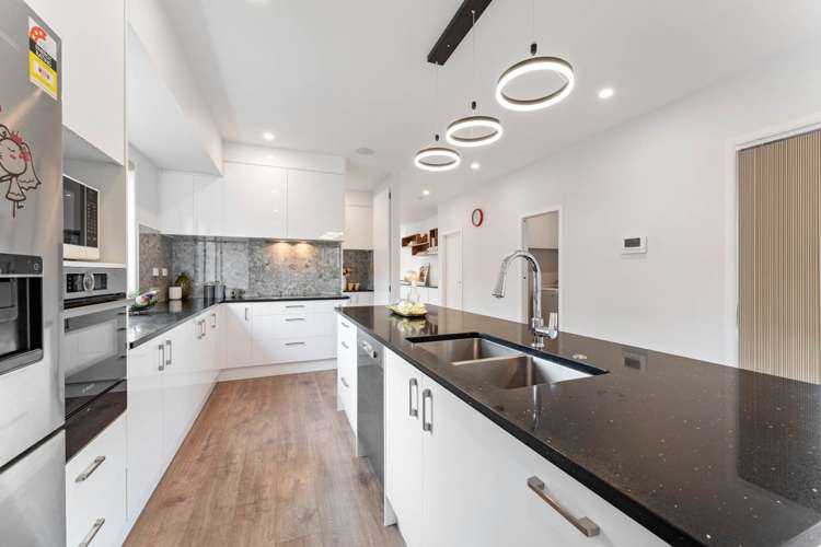 7 Lawson Creek Street Massey_9