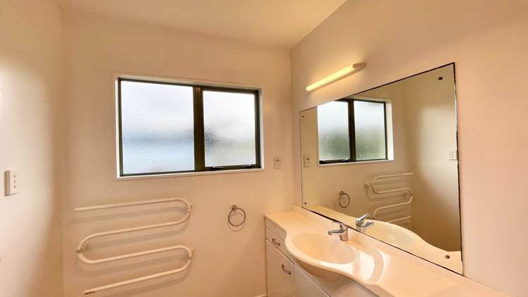 53 Maxwelton Drive Mairangi Bay_11