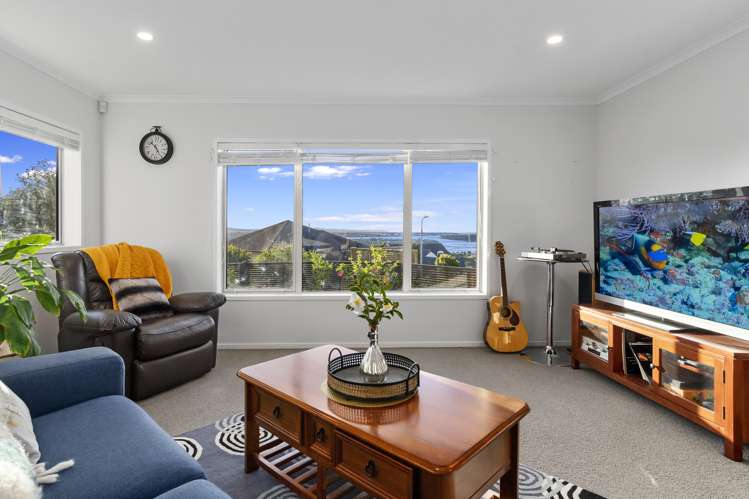 14 Aurora Avenue Welcome Bay_9