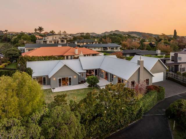 Private architectural living with sun and space