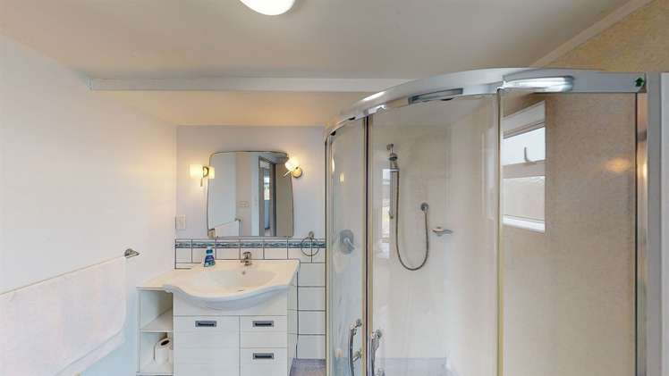 65 The Esplanade Westshore_13