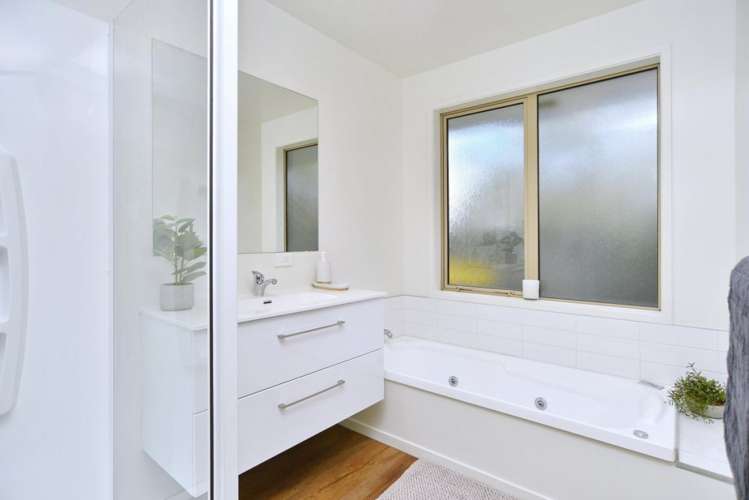95 Gayhurst Road Dallington_19