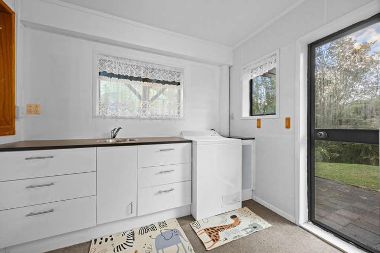 274 Forest Hill Road Waiatarua_21