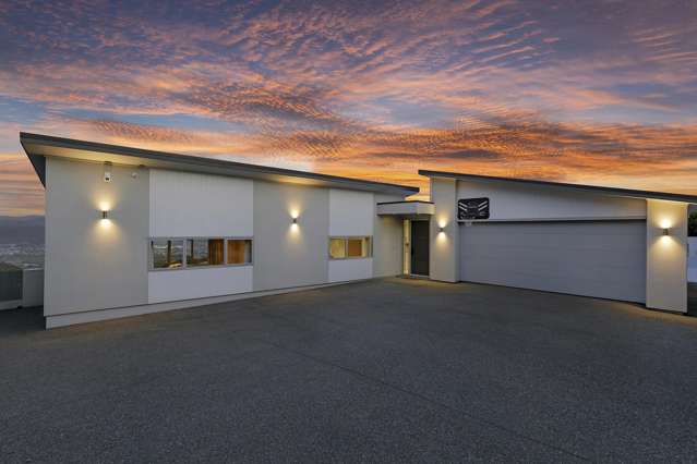 Stunning Family Home with Breathtaking Views!