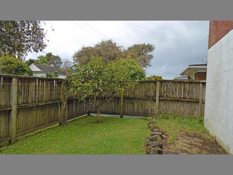 2/75 Moana Avenue One Tree Hill_12