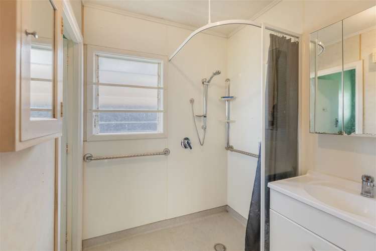 56 Harold Holt Avenue Onekawa_9