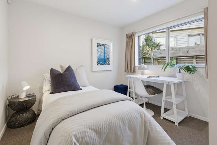 352 Queens Drive Lyall Bay_21