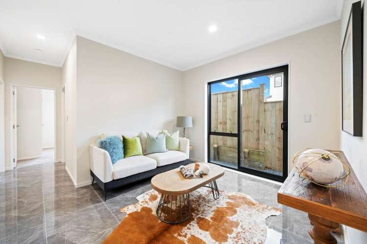 8 Koromeke Street Flat Bush_9
