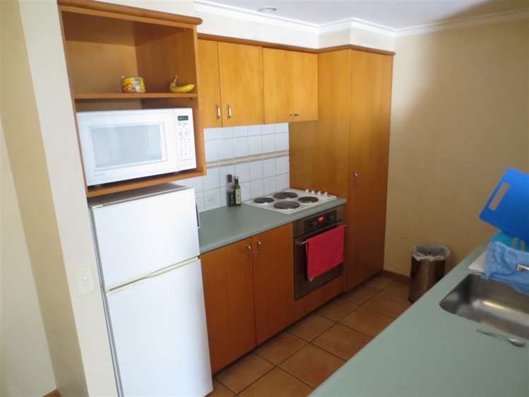 302/139 Fernhill Road Fernhill/Sunshine Bay_7