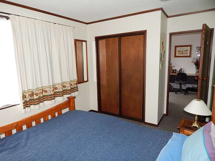 82 Henley Street Westport_13