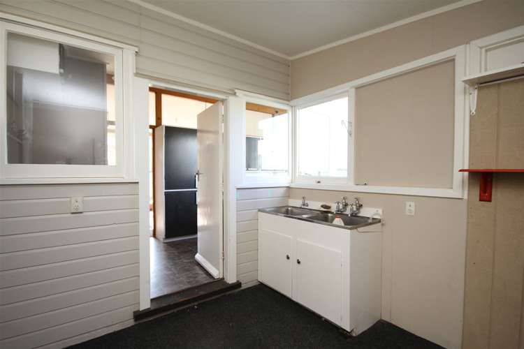 1 Queen Street Waihi_14