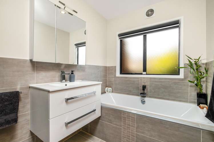 138 Carnoustie Drive Wattle Downs_10