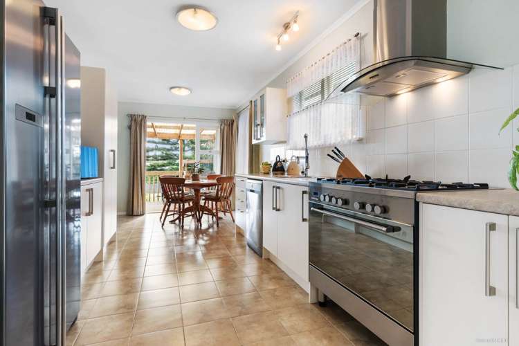 9 Aeroview Drive Beach Haven_5