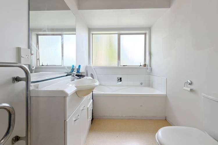 2 Matata Street Blockhouse Bay_11