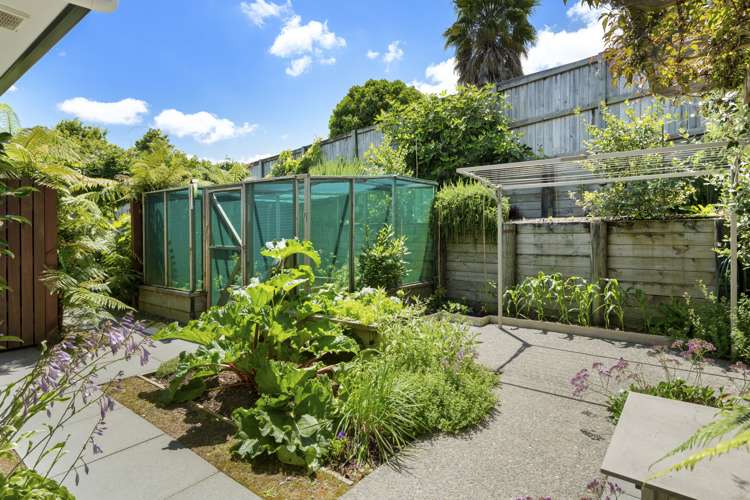 30 Broadwater Close Pyes Pa_18