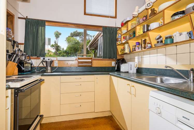 2/8 Lydia Avenue Northcote_7