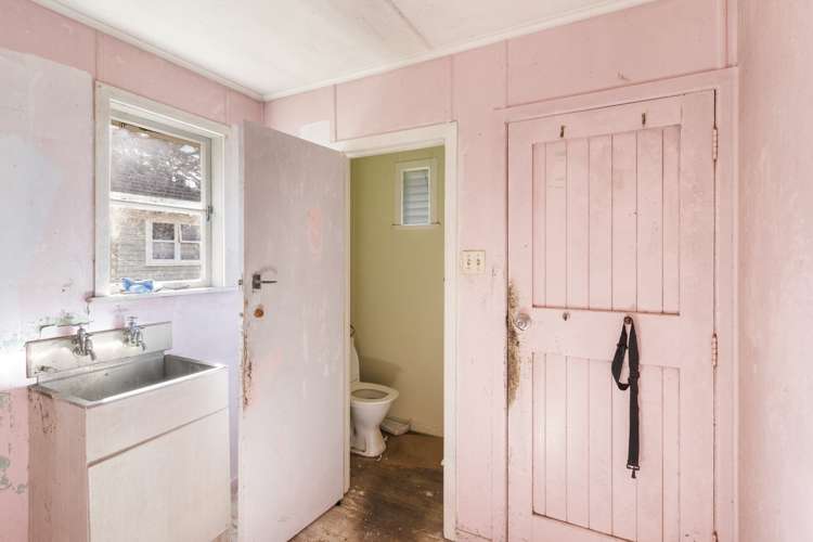 381 Wairau Road Totara Vale_21