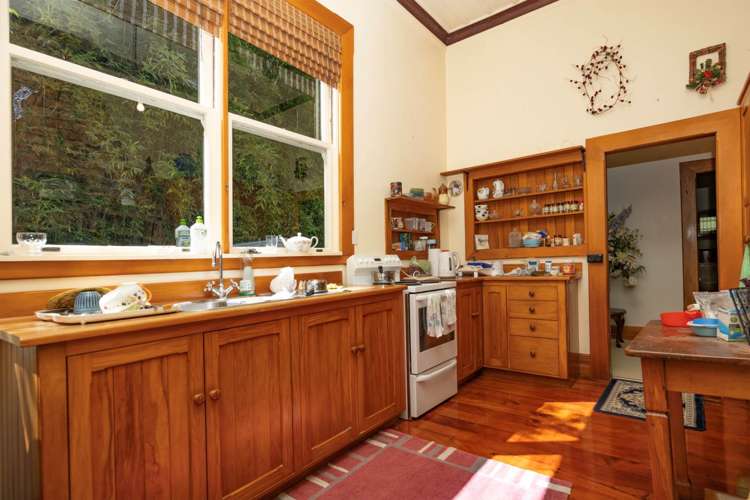 1192 Huia Road Huia_6