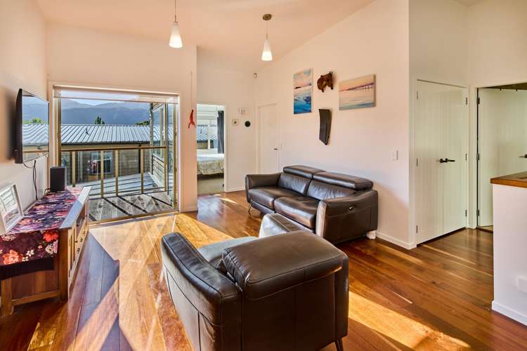 74F Heretaunga Square Silverstream_6