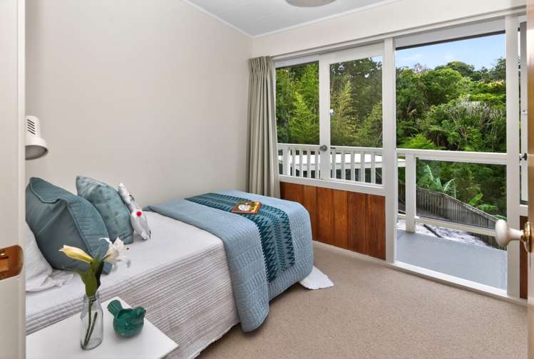 20 Colmar Road Mellons Bay_16