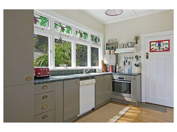 37 Emano Street Toi Toi_5