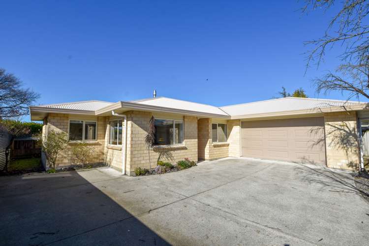 242a High Street North Carterton_14