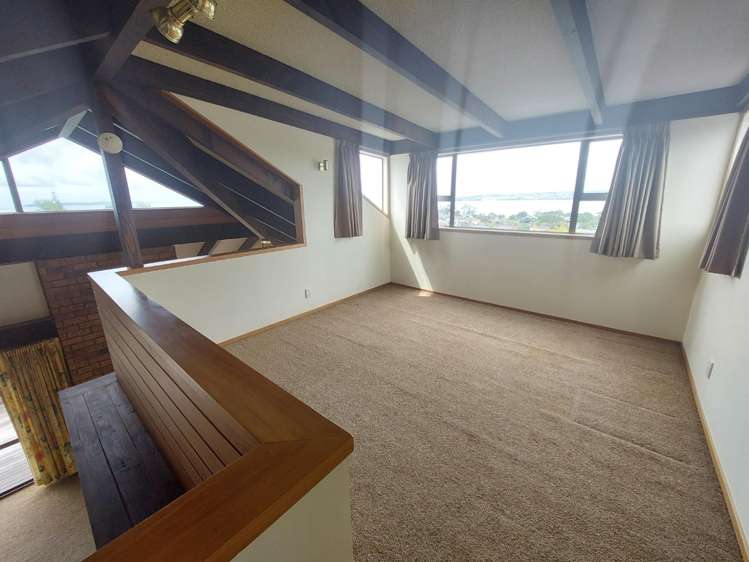 8 Beach Road Mellons Bay_11