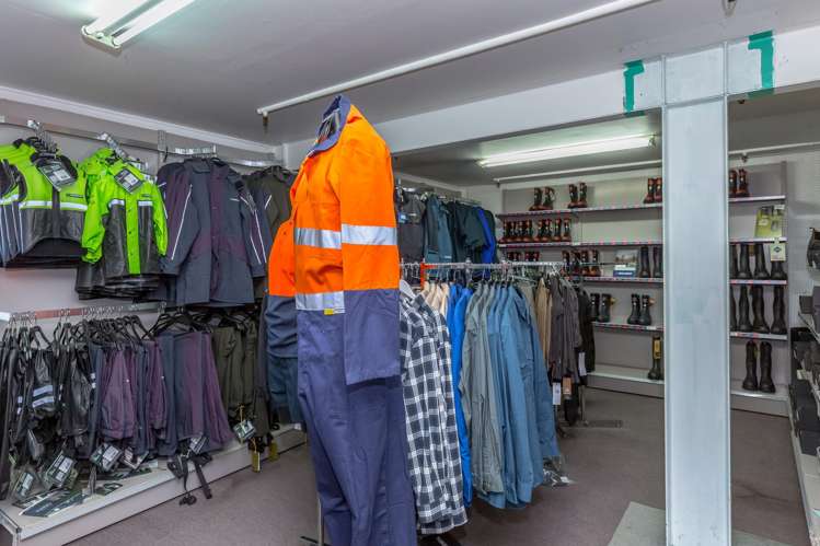 66-80 High Street North Carterton_26