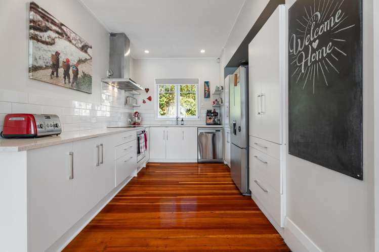 8 Epworth Avenue Royal Oak_19