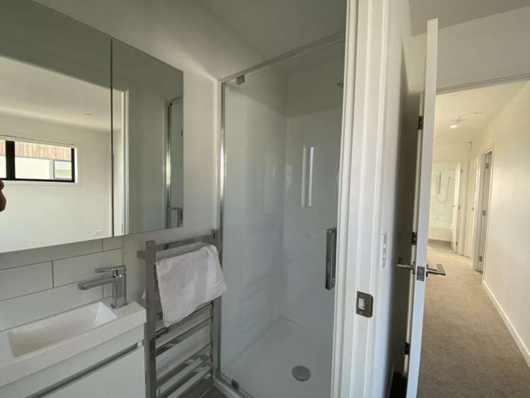 2/5 Brandon Road Glen Eden_8