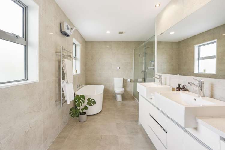 6 Tuatini Place Long Bay_19