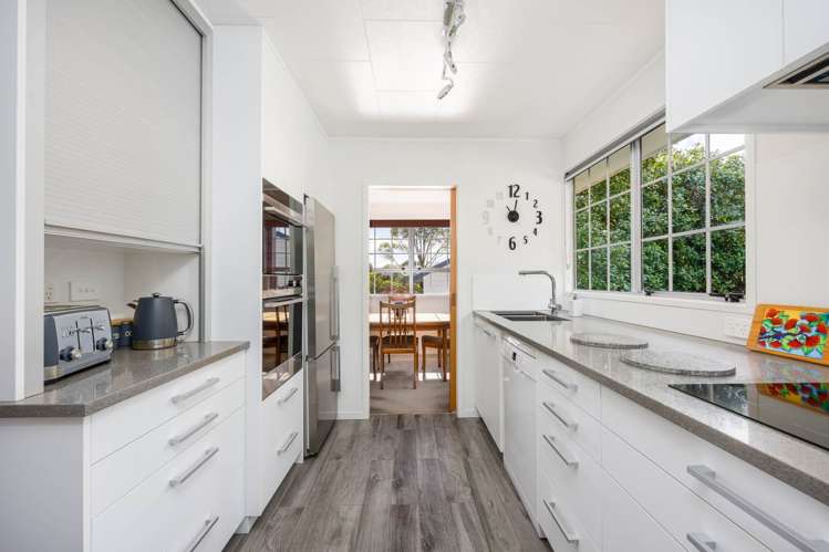 39 Squirrel Lane Browns Bay_2