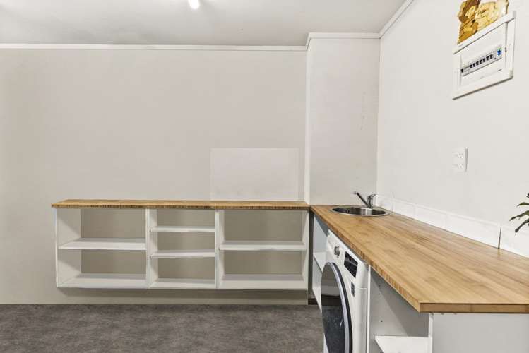 63 Pooks Road Ranui_14