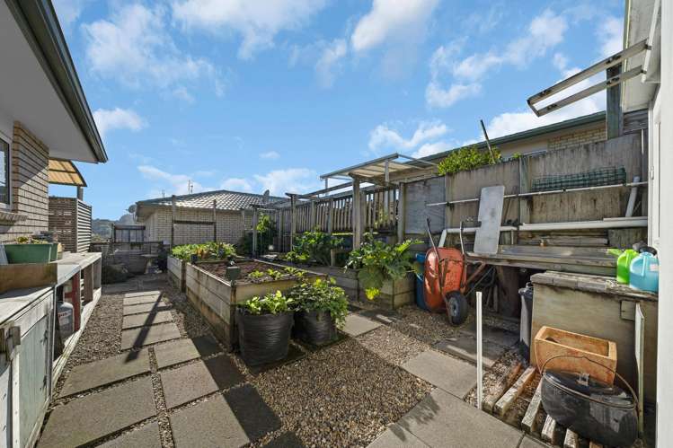 25/8 Village Place Tuakau_9