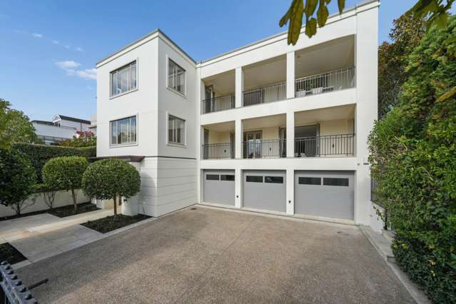 EXCLUSIVE LUXURY LIVING ON ARNEY – DGZ!