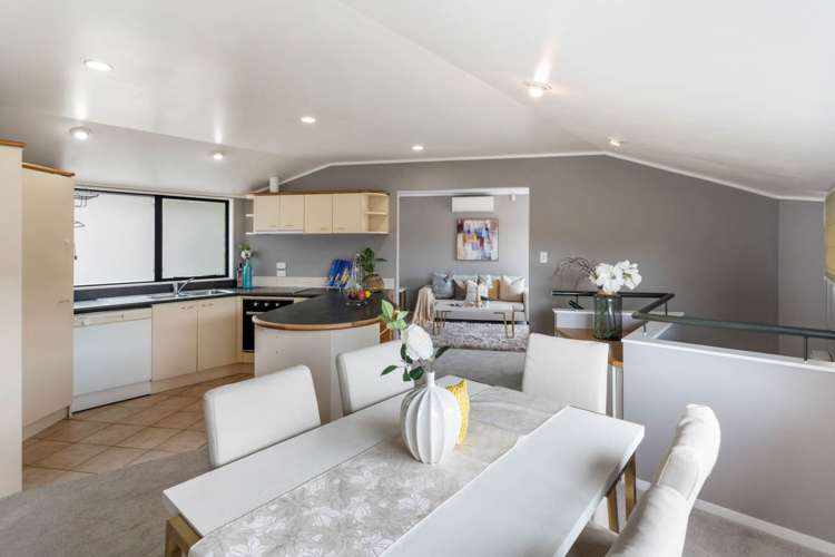 2/4 Mercury Lane Windsor Park_7