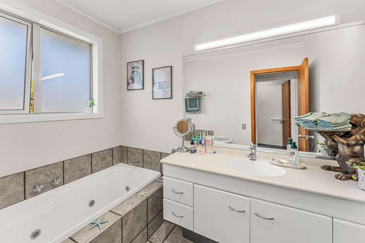 12 Benmore Street Glenwood_12