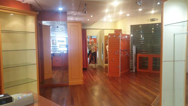 Front Office/6/156 High Street Hutt Central_11