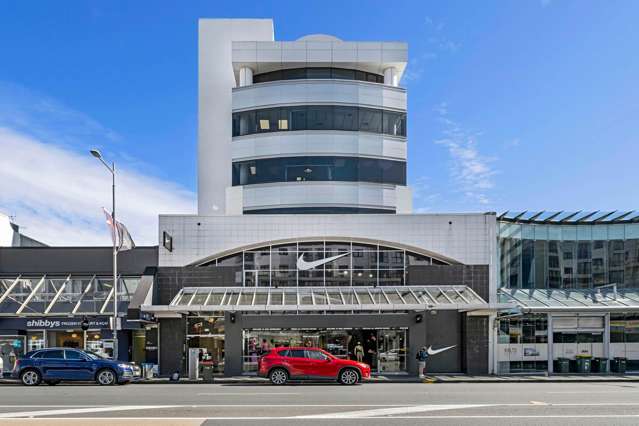 PRIME BROADWAY OFFICE WITH MAJOR INCENTIVE