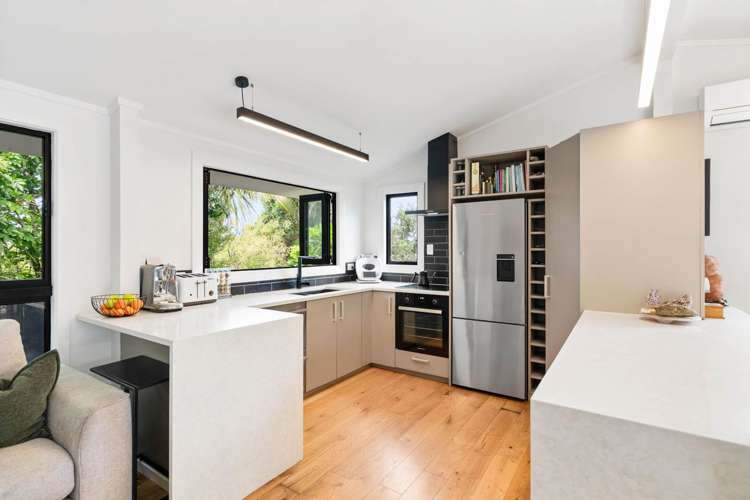 1A Cliff Road Torbay_7