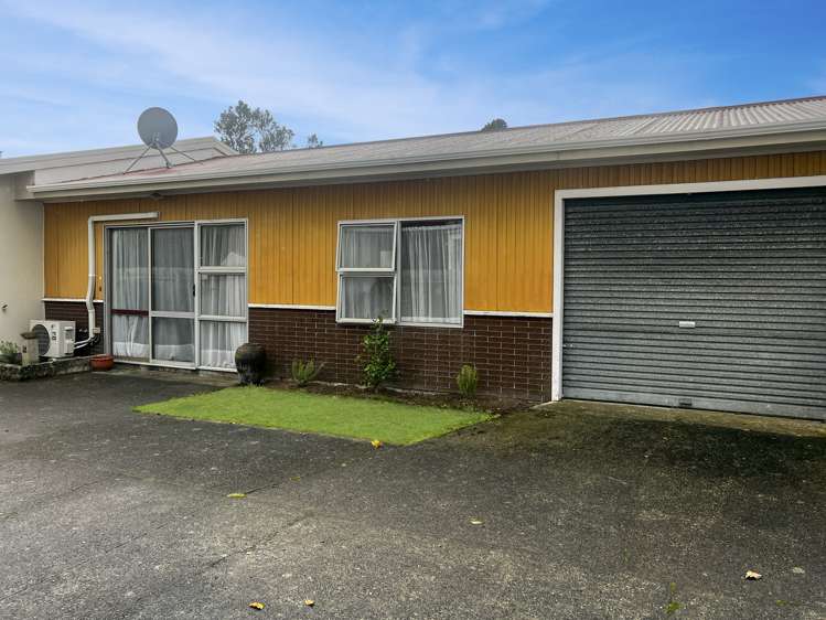 2/222 High Street Dannevirke_11