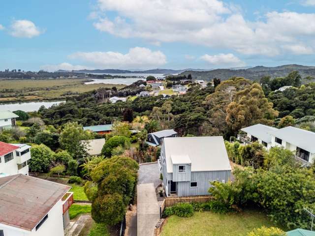 Great First Home With Water Views!