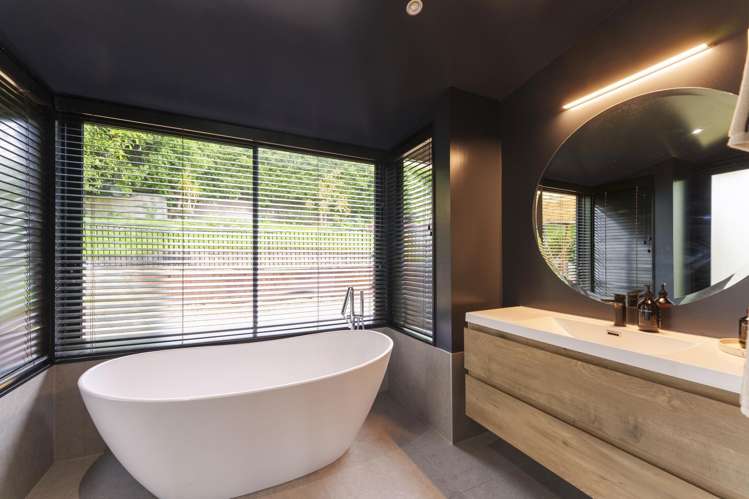 6 Merlincote Crescent Governors Bay_25