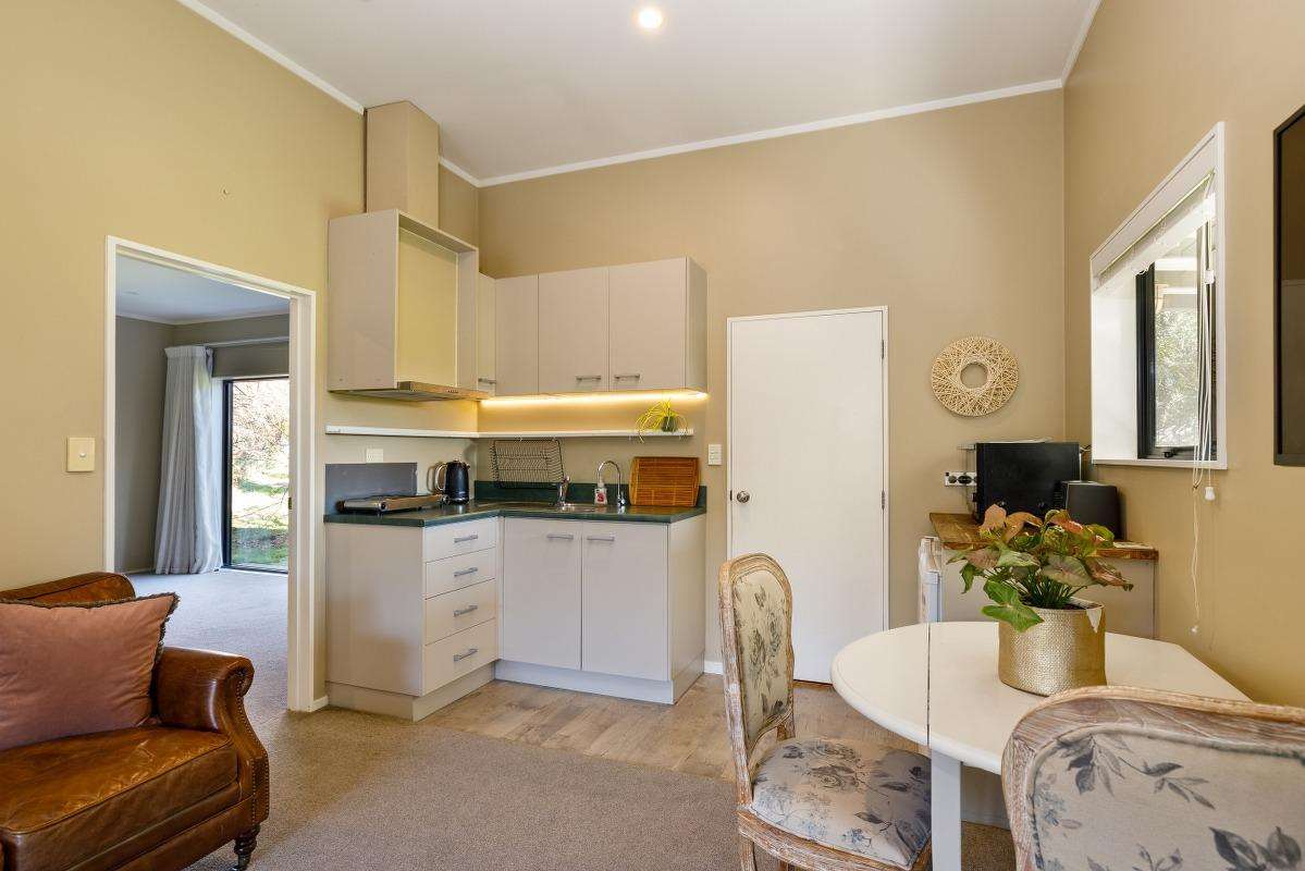 Relaxed Renwick Living with Vineyard Views 2