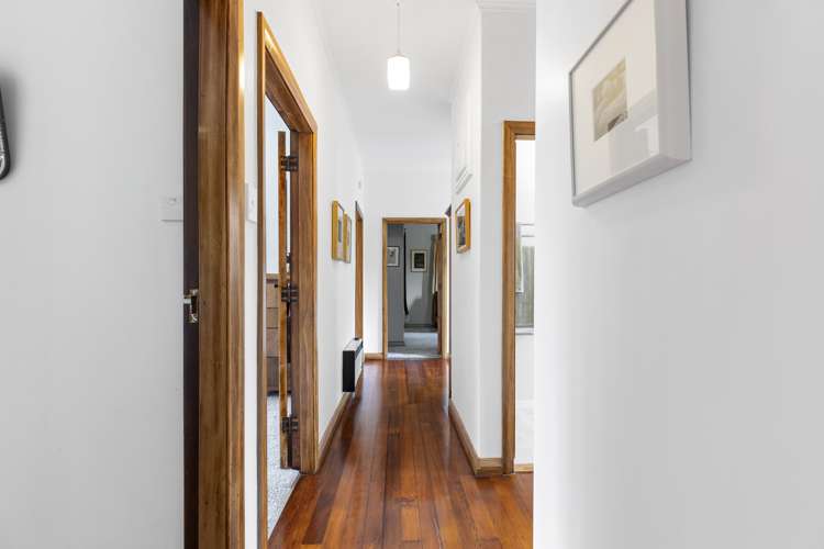 85 Savage Crescent West End_10