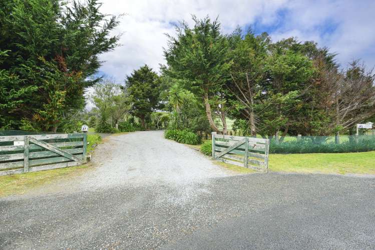 27 Ymca Road Mahia_19